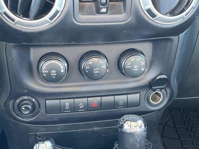 2015 Jeep Wrangler Unlimited 4WD 4dr Sahara