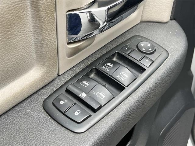 2012 RAM 1500 4WD Crew Cab 5.7 Ft Box Big Horn