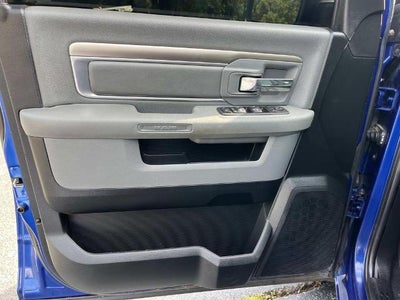 2017 RAM 1500 SLT 4x2 Quad Cab 6'4" Box