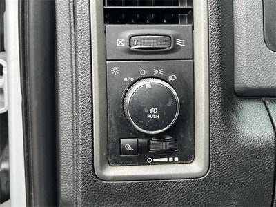 2013 RAM 1500 4WD Crew Cab 5.7 Ft Box Express