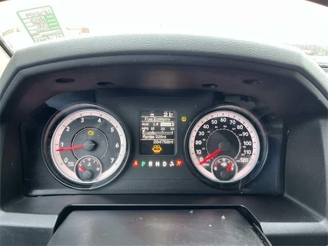 2013 RAM 1500 4WD Crew Cab 5.7 Ft Box Express