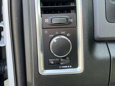 2020 RAM 1500 Classic SLT 4x4 Crew Cab 5'7" Box