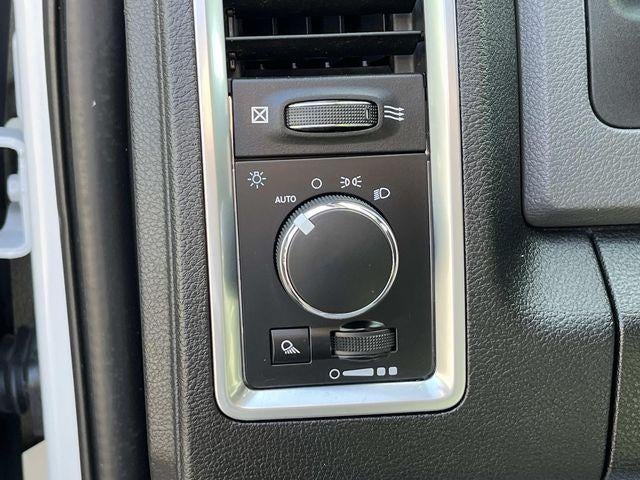 2020 RAM 1500 Classic SLT 4x4 Crew Cab 5'7" Box