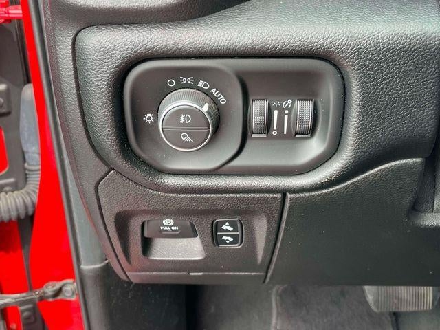 2019 RAM 1500 Big Horn/Lone Star 4x4 Quad Cab 6'4" Box