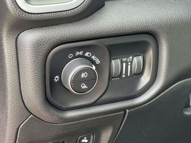 2025 RAM 1500 Big Horn 4x4 Crew Cab 5'7" Box