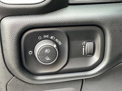 2022 RAM 1500 Big Horn 4x4 Crew Cab 5'7" Box