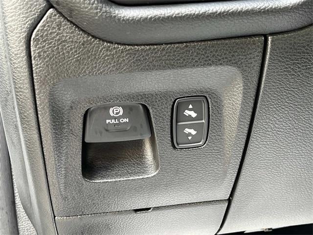 2022 RAM 1500 Big Horn 4x4 Crew Cab 5'7" Box