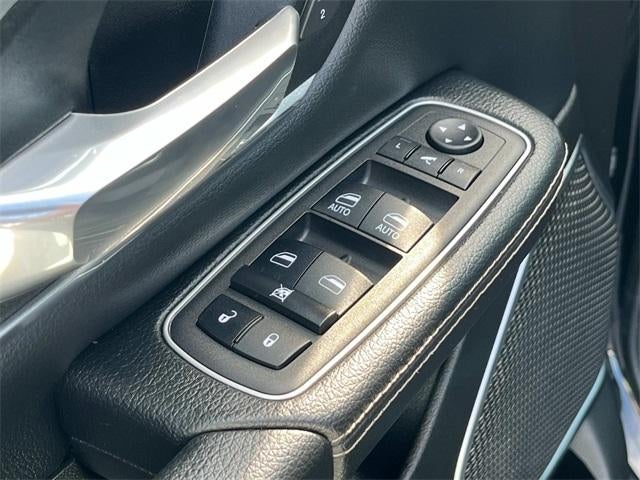 2023 RAM 1500 Laramie 4x4 Crew Cab 5'7" Box