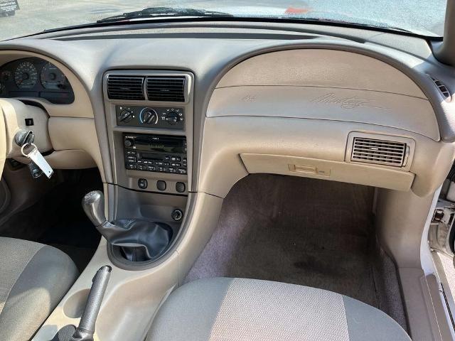 2003 Ford Mustang V6