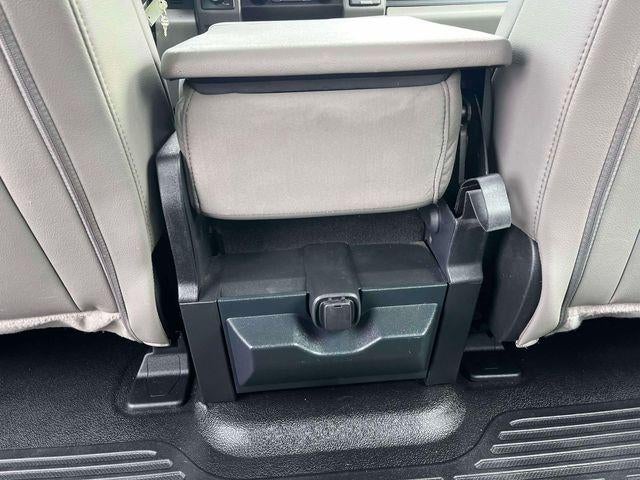 2022 Ford Super Duty F-450 DRW XL 4WD Crew Cab 179" WB 60" CA