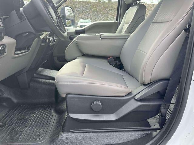 2022 Ford Super Duty F-450 DRW XL 4WD Crew Cab 179" WB 60" CA