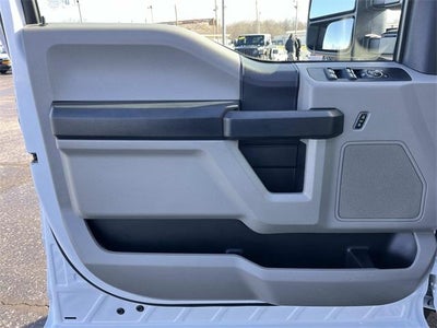 2022 Ford Super Duty F-350 DRW XL 4WD Crew Cab 179" WB 60" CA