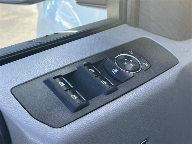 2022 Ford Super Duty F-350 DRW XL 4WD Crew Cab 179" WB 60" CA