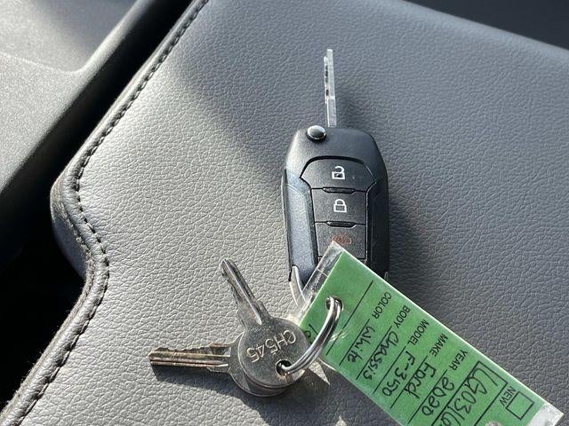 2020 Ford Super Duty F-350 DRW XL 4WD Crew Cab 179" WB 60" CA