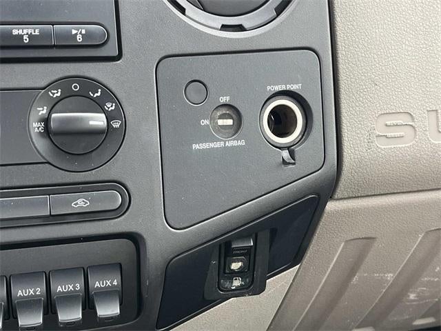 2008 Ford Super Duty F-550 DRW 2WD Reg Cab 141" WB 60" CA XL