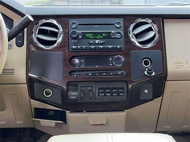 2008 Ford Super Duty F-550 DRW 2WD Crew Cab 176" WB 60" CA Lariat