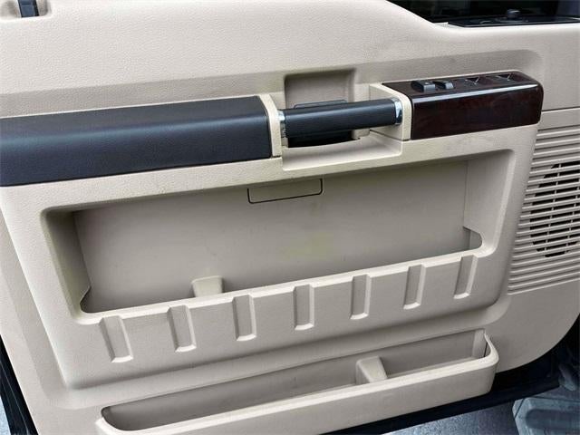 2008 Ford Super Duty F-550 DRW 2WD Crew Cab 176" WB 60" CA Lariat