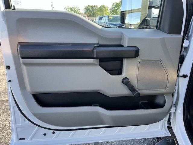 2017 Ford Super Duty F-250 SRW XL 2WD Reg Cab 8' Box