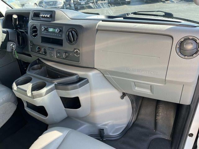 2022 Ford E-Series Cutaway E-350 SRW 138" WB