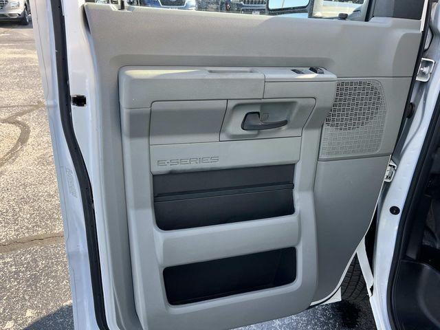 2022 Ford E-Series Cutaway E-350 SRW 138" WB