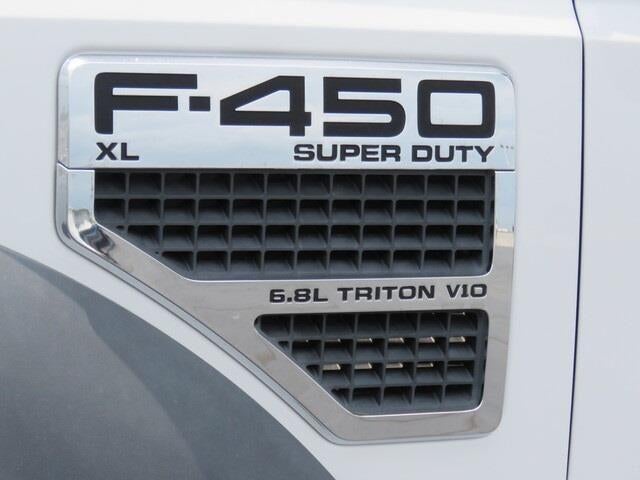 2008 Ford Super Duty F-450 DRW 4WD Crew Cab 176" WB 60" CA XL