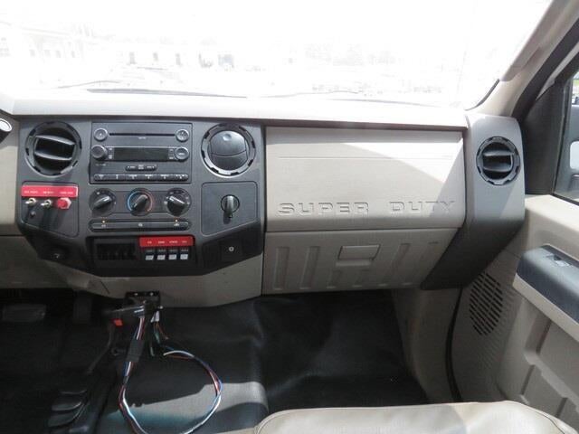 2008 Ford Super Duty F-450 DRW 4WD Crew Cab 176" WB 60" CA XL