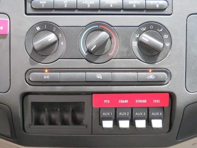 2008 Ford Super Duty F-450 DRW 4WD Crew Cab 176" WB 60" CA XL