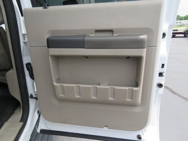 2008 Ford Super Duty F-450 DRW 4WD Crew Cab 176" WB 60" CA XL
