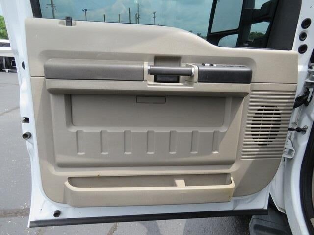 2008 Ford Super Duty F-450 DRW 4WD Crew Cab 176" WB 60" CA XL
