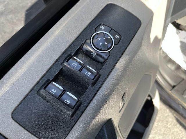 2022 Ford Super Duty F-250 SRW XL 2WD Crew Cab 6.75' Box