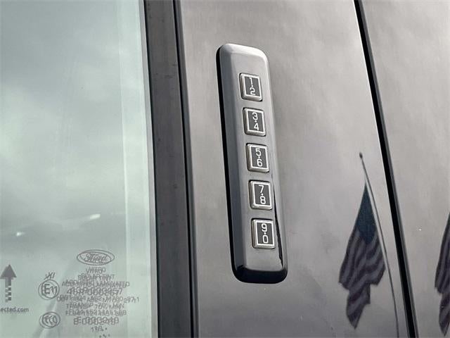 2020 Ford Super Duty F-250 SRW LARIAT 4WD Crew Cab 6.75' Box