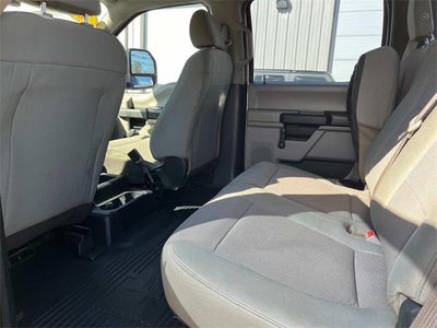 2017 Ford Super Duty F-350 SRW XL 4WD Crew Cab 6.75' Box