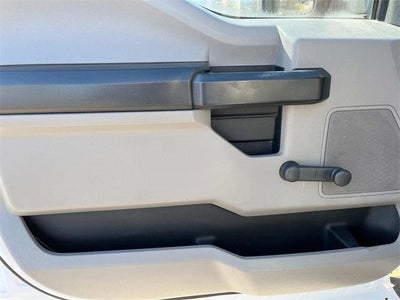 2017 Ford Super Duty F-350 SRW XL 4WD Crew Cab 6.75' Box