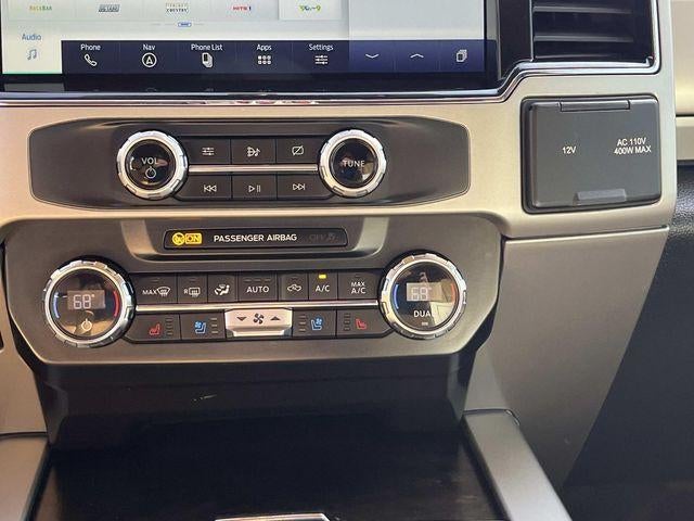 2022 Ford Super Duty F-350 DRW LARIAT 4WD Crew Cab 8' Box
