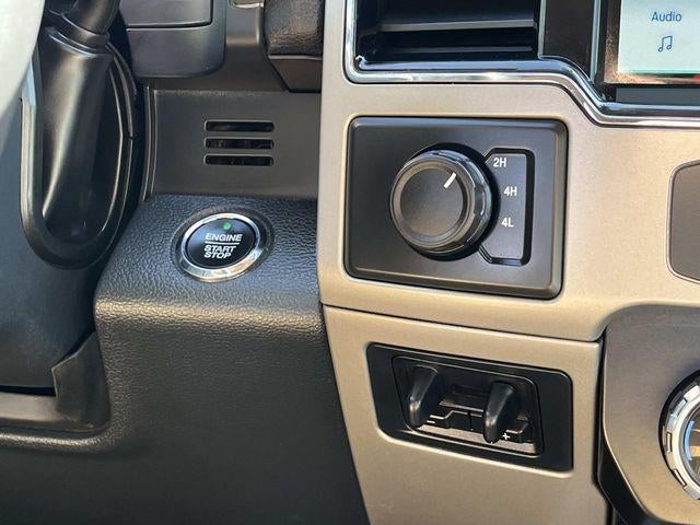 2022 Ford Super Duty F-350 DRW LARIAT 4WD Crew Cab 8' Box