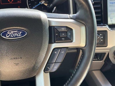 2022 Ford Super Duty F-350 DRW LARIAT 4WD Crew Cab 8' Box