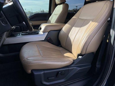 2022 Ford Super Duty F-350 DRW LARIAT 4WD Crew Cab 8' Box