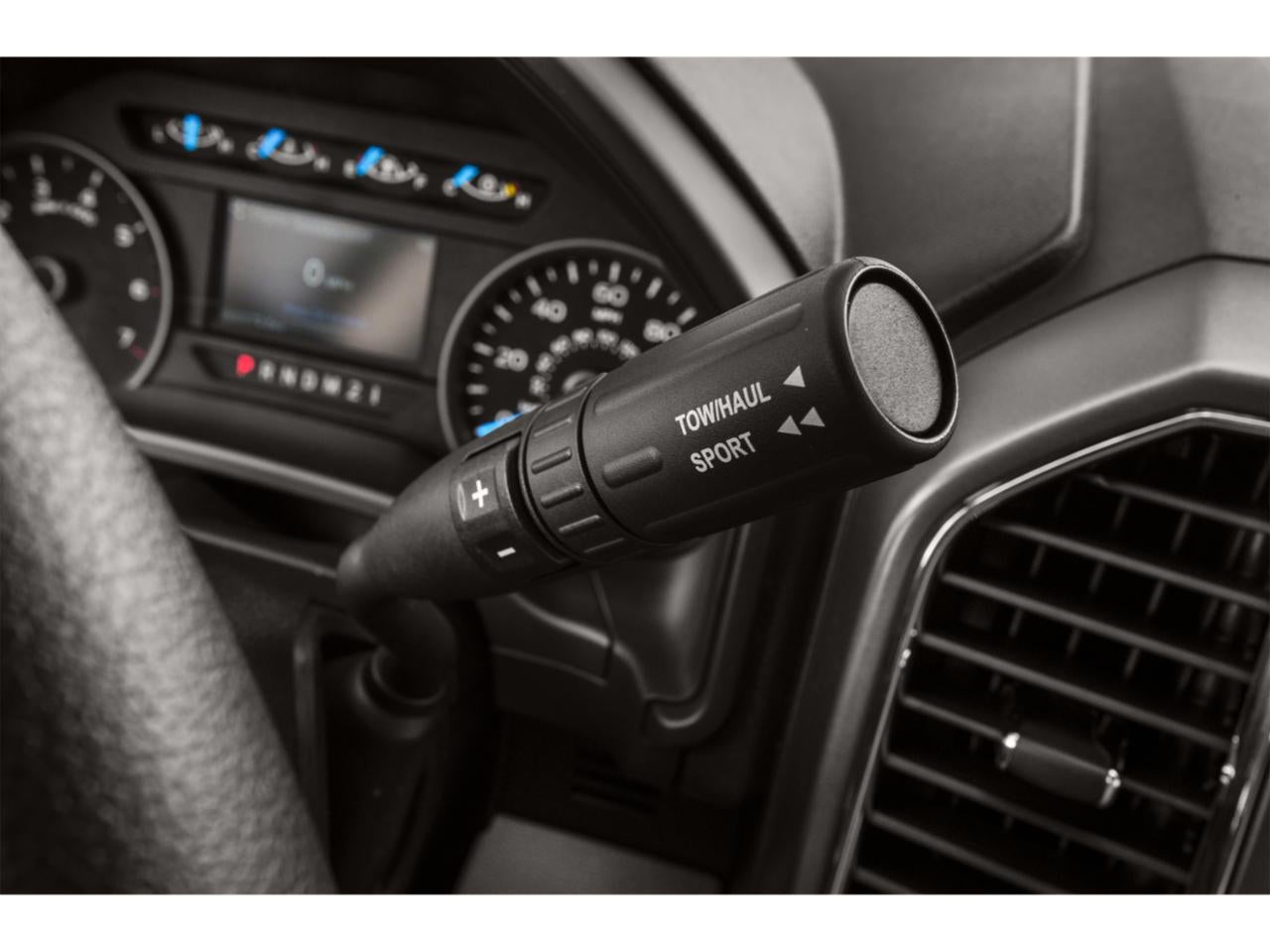 2015 Ford F-150 4WD SuperCrew 5-1/2 Ft Box XLT