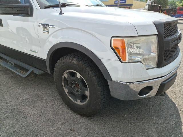 2013 Ford F-150 2WD SuperCrew 5-1/2 Ft Box XLT