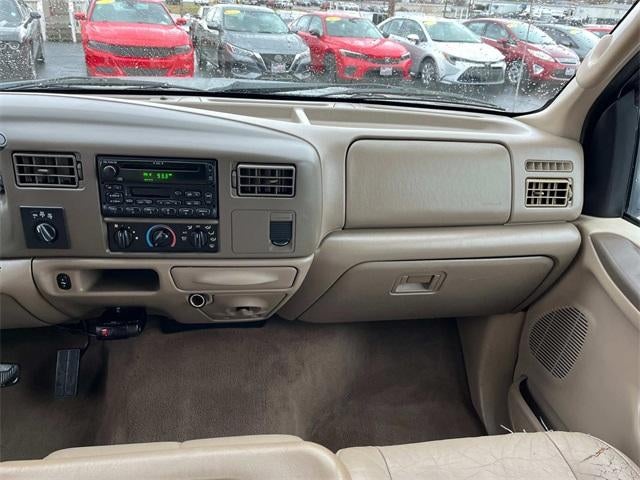 2004 Ford Super Duty F-350 SRW Lariat