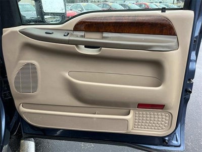 2004 Ford Super Duty F-350 SRW Lariat