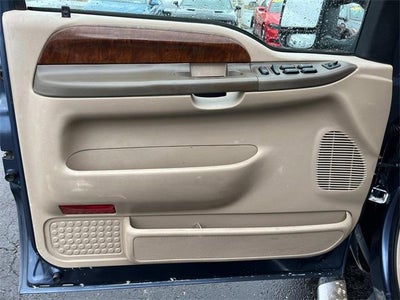 2004 Ford Super Duty F-350 SRW Lariat