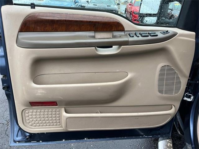 2004 Ford Super Duty F-350 SRW Lariat