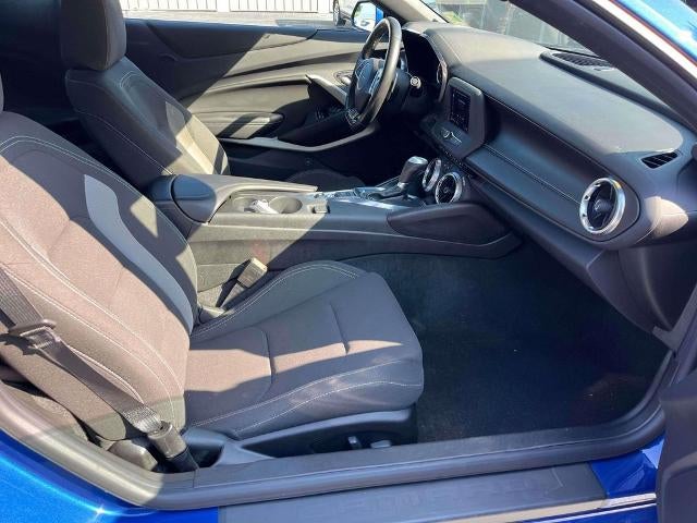 2021 Chevrolet Camaro 2dr Coupe 1LT