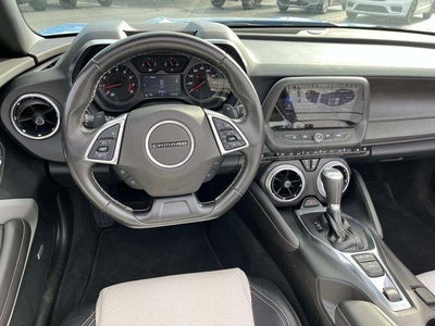 2022 Chevrolet Camaro 2dr Convertible 2LT