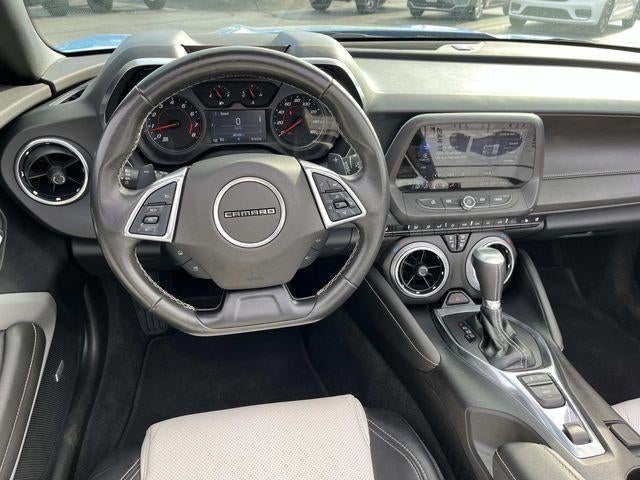 2022 Chevrolet Camaro 2dr Convertible 2LT