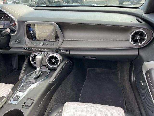 2022 Chevrolet Camaro 2dr Convertible 2LT