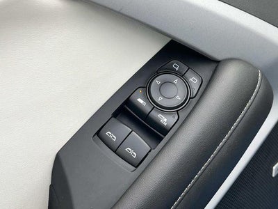 2022 Chevrolet Camaro 2dr Convertible 2LT