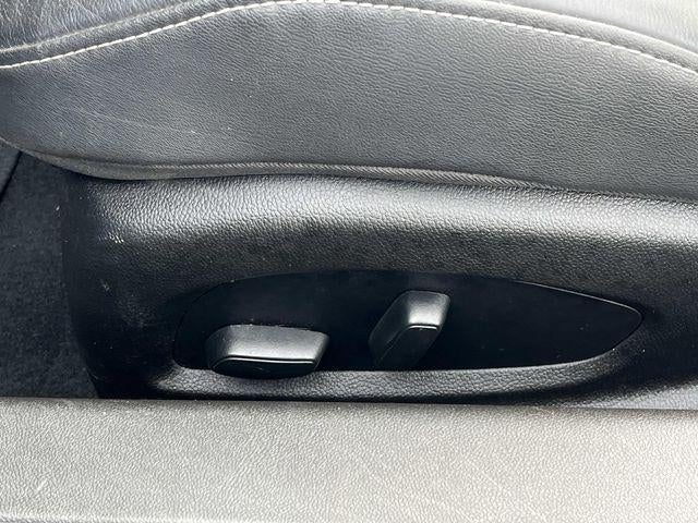 2022 Chevrolet Camaro 2dr Convertible 2LT