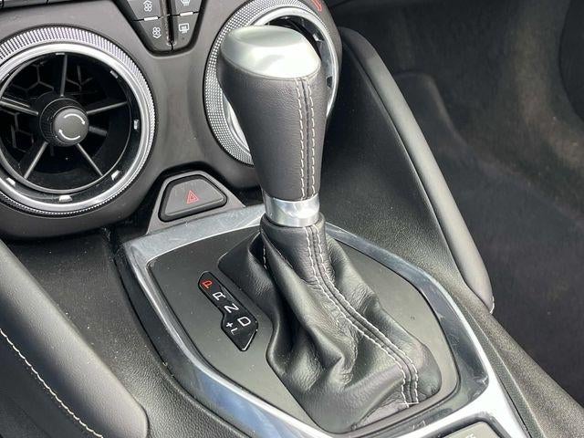 2022 Chevrolet Camaro 2dr Convertible 2LT